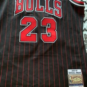 96-97 Hardwood Classic Michael Jordan Jersey. Mint Condition.